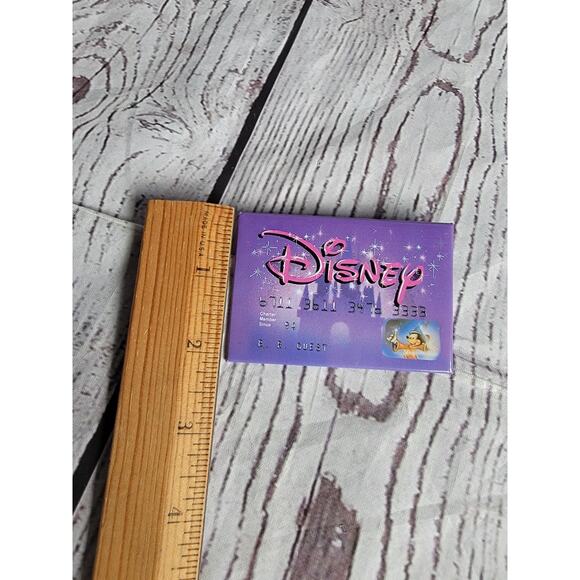 The 1st Disney Credit Card Mickey Mouse Members Pin Button Pinback B R Guest - Picture 2 of 3